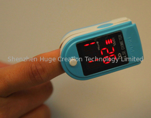 Porcellana Ossimetri SpO2 di impulso della punta delle dita del bambino di Bluetooth con l'allarme tenuto in mano fornitore